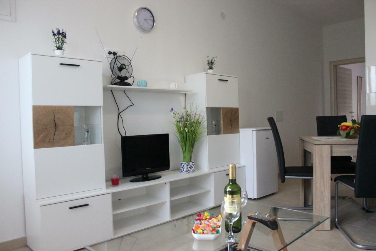 Mihael Apartman